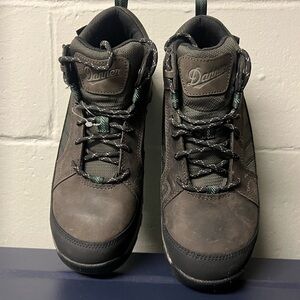 Danner Riverside steel toe  Boots. Style 15340 EE.